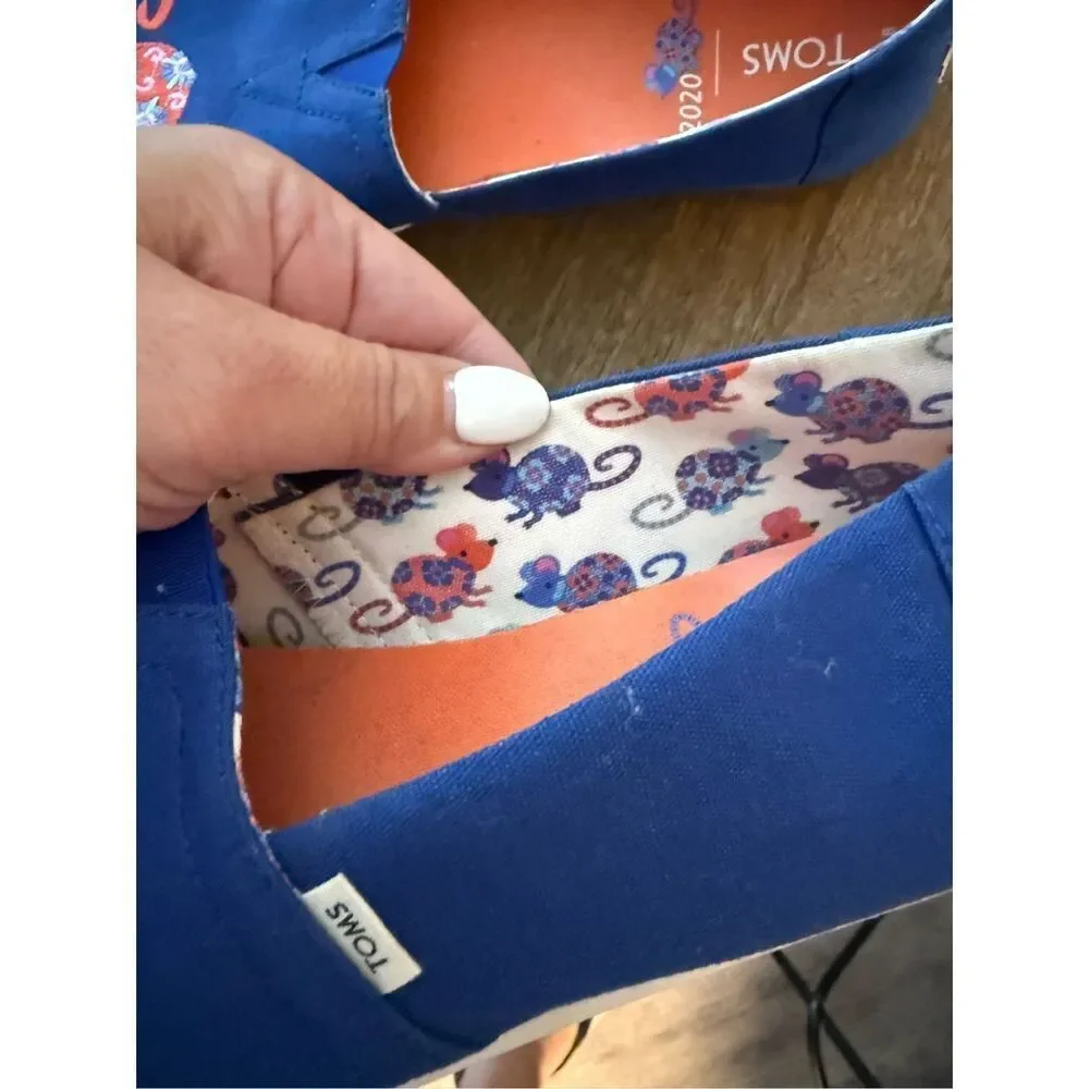 Toms 2020 Year of the Rat Blue Embroidered Shoes sz 8
